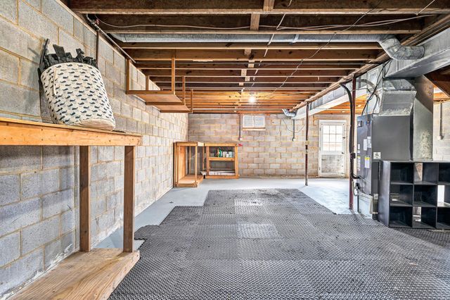 1378 Craig Robertson RD, Roanoke, VA 24014