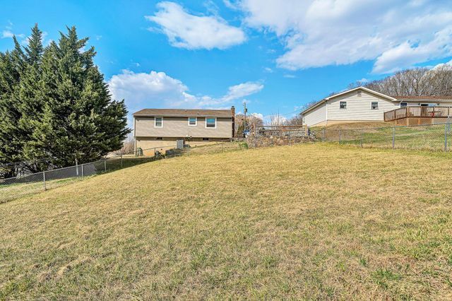 1378 Craig Robertson RD, Roanoke, VA 24014