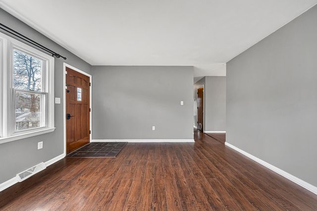 1378 Craig Robertson RD, Roanoke, VA 24014