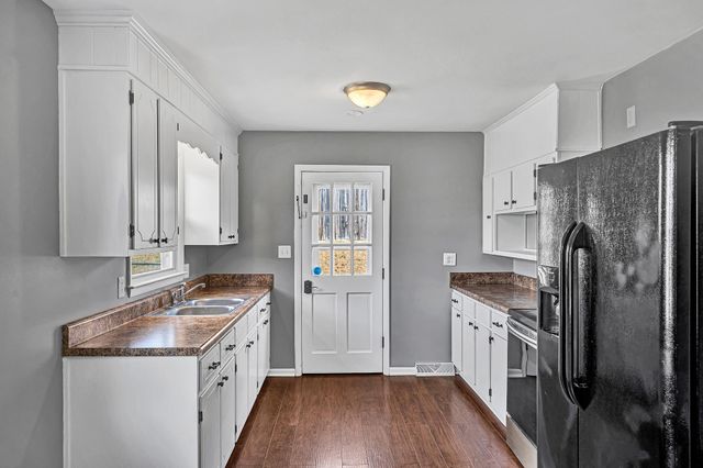 1378 Craig Robertson RD, Roanoke, VA 24014