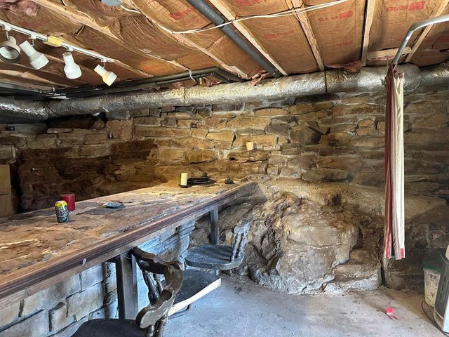 50 Cochise, Greers Ferry, AR 72067