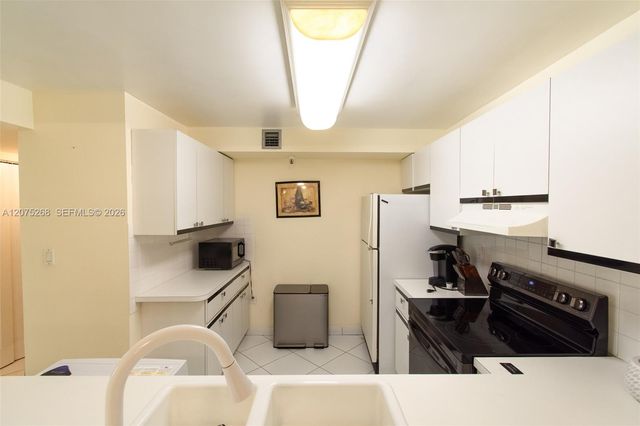 1623 Collins Avenue 312, Miami Beach, FL 33139