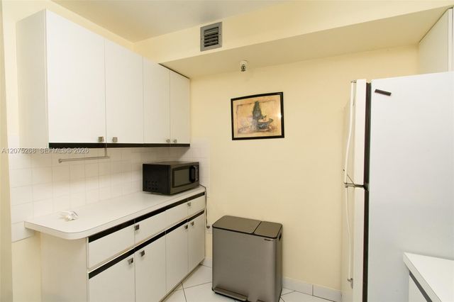 1623 Collins Avenue 312, Miami Beach, FL 33139