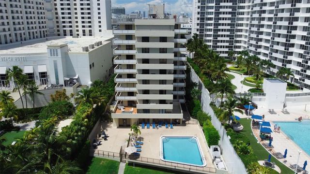 1623 Collins Avenue 312, Miami Beach, FL 33139