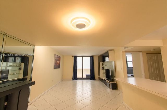 1623 Collins Avenue 312, Miami Beach, FL 33139