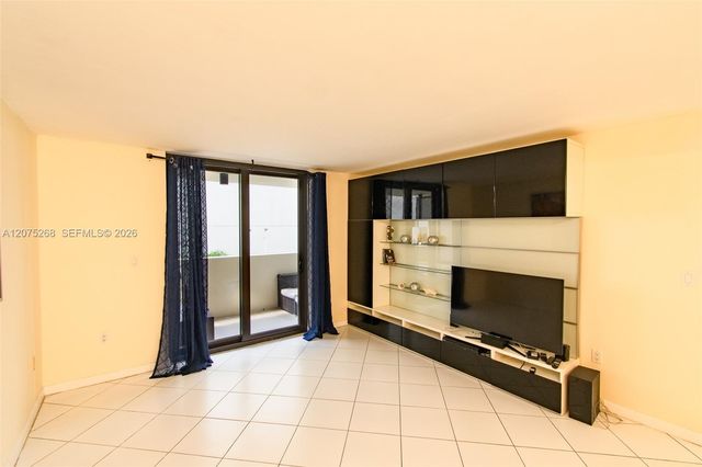 1623 Collins Avenue 312, Miami Beach, FL 33139