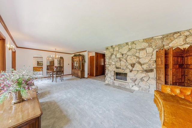 W270S3575 OAK KNOLL DRIVE, Waukesha, WI 53189