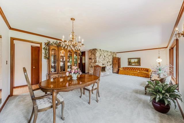 W270S3575 OAK KNOLL DRIVE, Waukesha, WI 53189