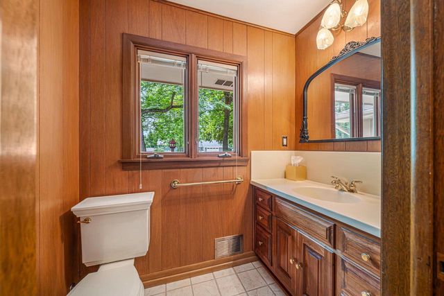 W270S3575 OAK KNOLL DRIVE, Waukesha, WI 53189