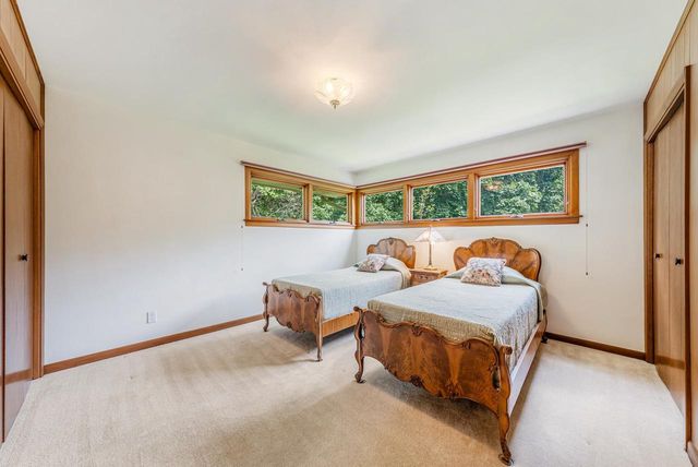 W270S3575 OAK KNOLL DRIVE, Waukesha, WI 53189