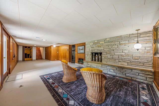 W270S3575 OAK KNOLL DRIVE, Waukesha, WI 53189