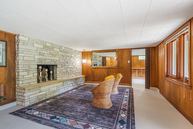 W270S3575 OAK KNOLL DRIVE, Waukesha, WI 53189