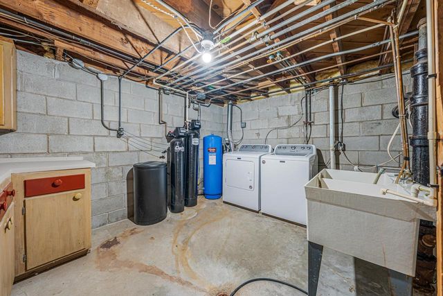 W270S3575 OAK KNOLL DRIVE, Waukesha, WI 53189