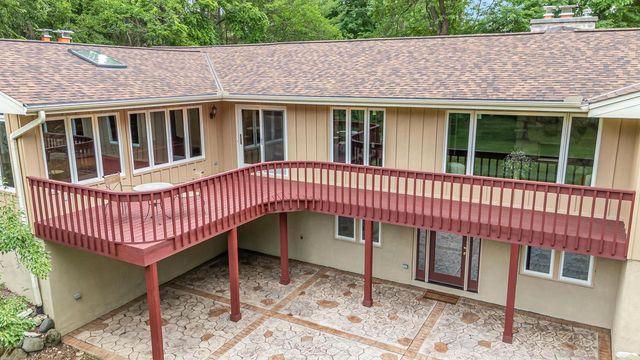 W270S3575 OAK KNOLL DRIVE, Waukesha, WI 53189