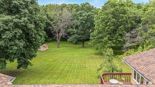 W270S3575 OAK KNOLL DRIVE, Waukesha, WI 53189