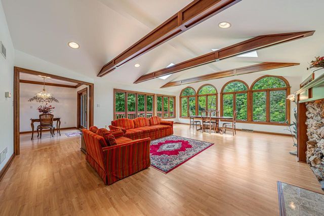 W270S3575 OAK KNOLL DRIVE, Waukesha, WI 53189