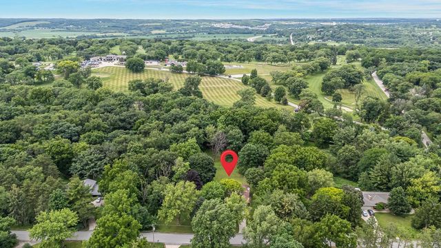 W270S3575 OAK KNOLL DRIVE, Waukesha, WI 53189