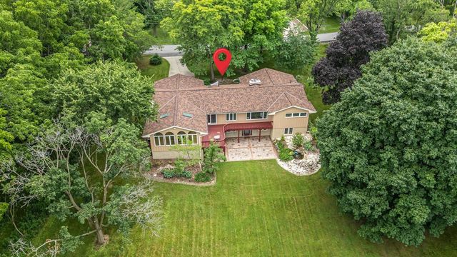 W270S3575 OAK KNOLL DRIVE, Waukesha, WI 53189