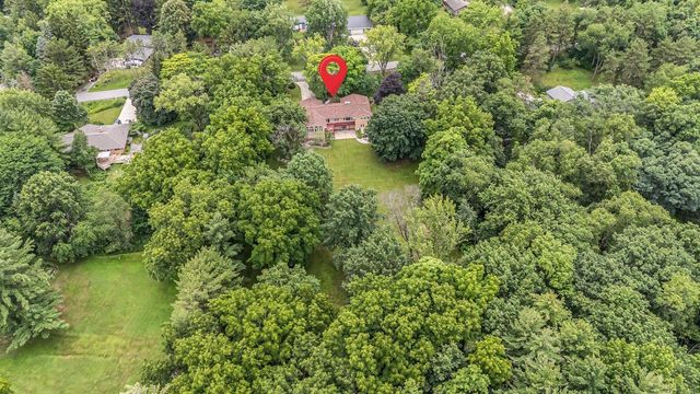 W270S3575 OAK KNOLL DRIVE, Waukesha, WI 53189