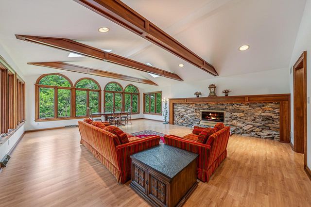 W270S3575 OAK KNOLL DRIVE, Waukesha, WI 53189