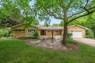 W270S3575 OAK KNOLL DRIVE, Waukesha, WI 53189