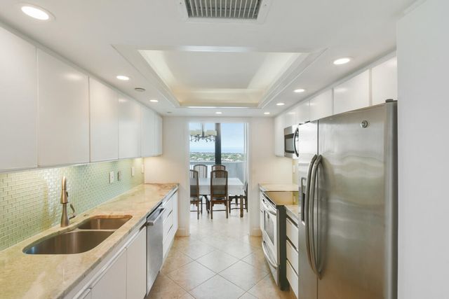 123 LAKESHORE Drive PH45, North Palm Beach, FL 33408