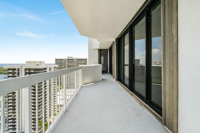 123 LAKESHORE Drive PH45, North Palm Beach, FL 33408