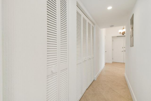 123 LAKESHORE Drive PH45, North Palm Beach, FL 33408
