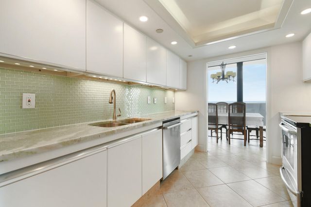 123 LAKESHORE Drive PH45, North Palm Beach, FL 33408