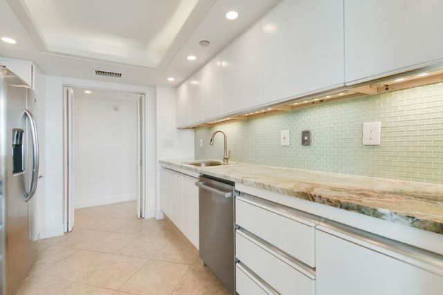 123 LAKESHORE Drive PH45, North Palm Beach, FL 33408
