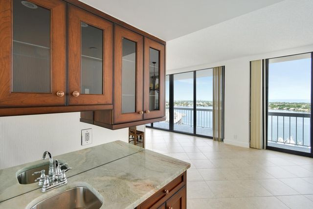 123 LAKESHORE Drive PH45, North Palm Beach, FL 33408