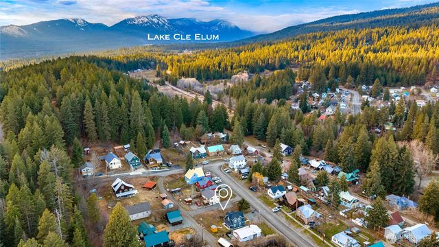 132 5th Street, Roslyn, WA 98941