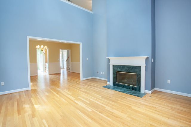 14 Brettonwood Drive 14, Simsbury, CT 06070