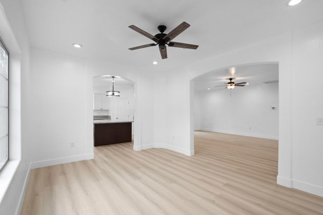 753 N Brundage Avenue, Farmersville, CA 93223