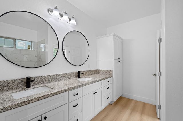 753 N Brundage Avenue, Farmersville, CA 93223