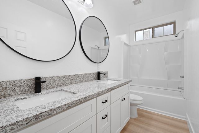 753 N Brundage Avenue, Farmersville, CA 93223