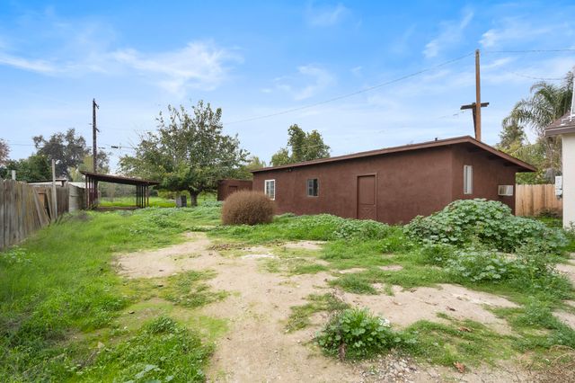 753 N Brundage Avenue, Farmersville, CA 93223