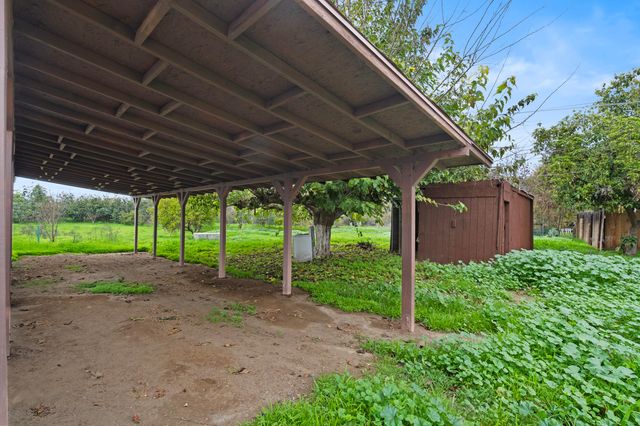 753 N Brundage Avenue, Farmersville, CA 93223