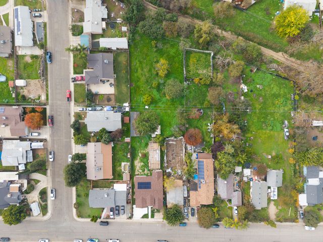 753 N Brundage Avenue, Farmersville, CA 93223