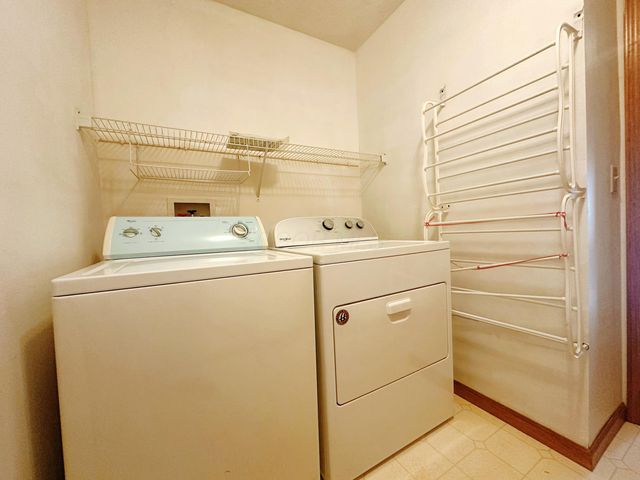 7568 Park Bend Court, Westerville, OH 43082