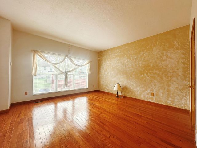 7568 Park Bend Court, Westerville, OH 43082