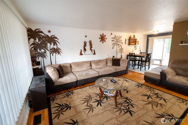 10609 SE 232nd Street, Kent, WA 98031