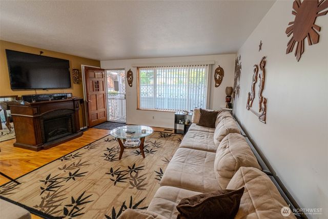 10609 SE 232nd Street, Kent, WA 98031