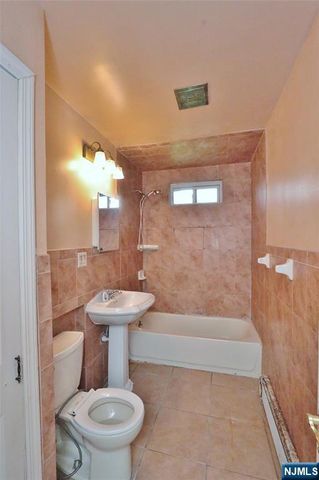 122 Dawes Highway, Pompton Lakes, NJ 07442