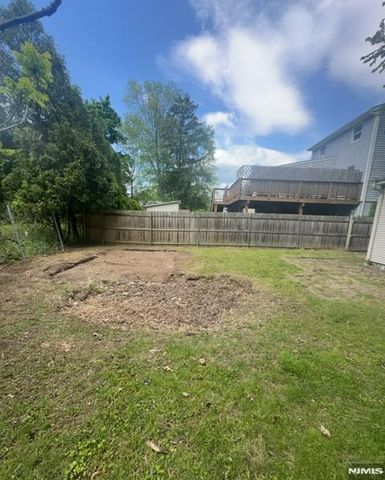 122 Dawes Highway, Pompton Lakes, NJ 07442