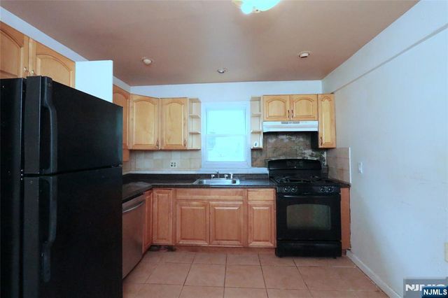 122 Dawes Highway, Pompton Lakes, NJ 07442