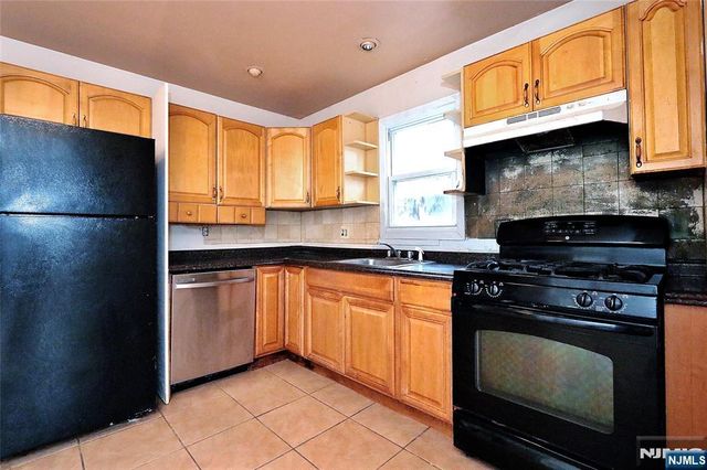 122 Dawes Highway, Pompton Lakes, NJ 07442