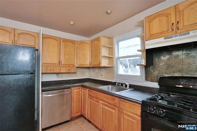 122 Dawes Highway, Pompton Lakes, NJ 07442