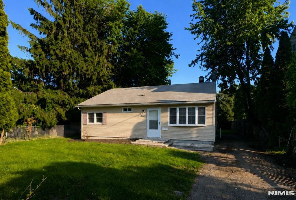 122 Dawes Highway, Pompton Lakes, NJ 07442