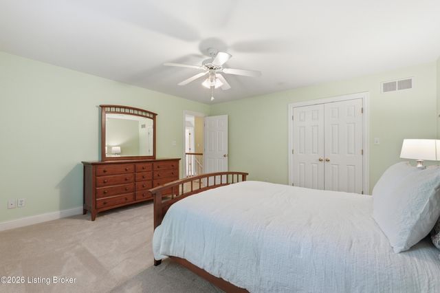 1112 Bentwood Place Ct, Louisville, KY 40207